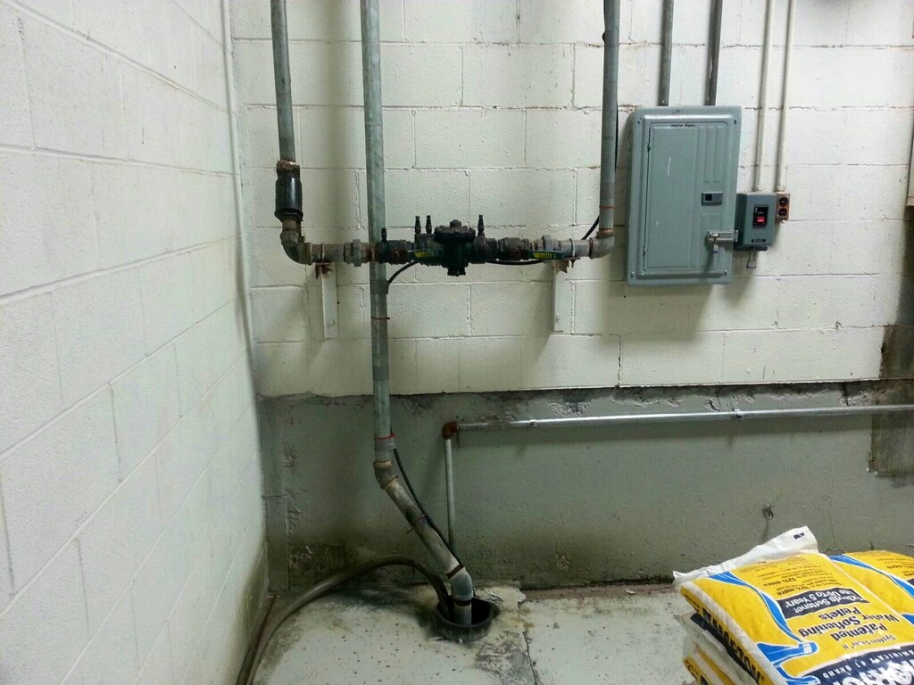 Reliance Plumbing Cast Iron Roof Drain Vent Stack Installation