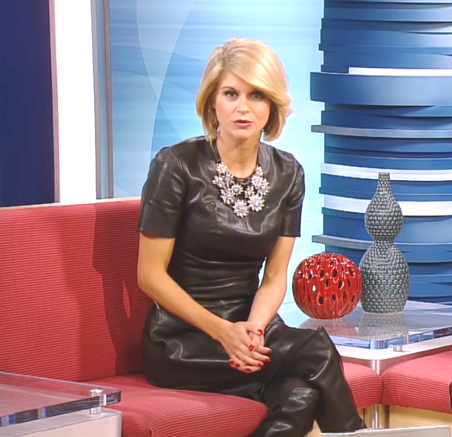 THE APPRECIATION OF NEWSWOMEN WEARING BOOTS BLOG THE LIZ COLLIN STYLE FILE
