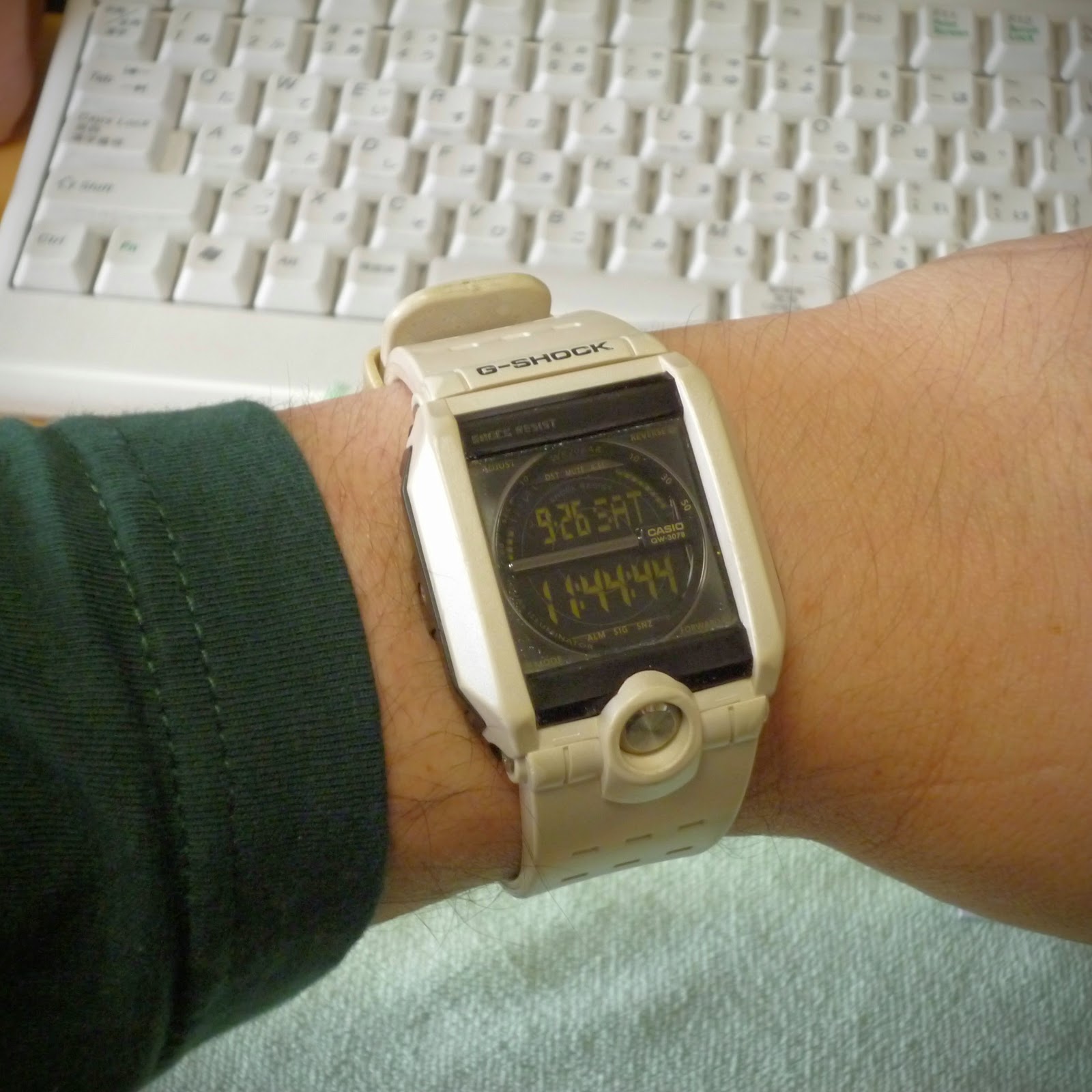 新作送料無料 ⭐レア⭐G-SHOCK G-8100-7JF スクエア モデル オフホワイト kids-nurie.com