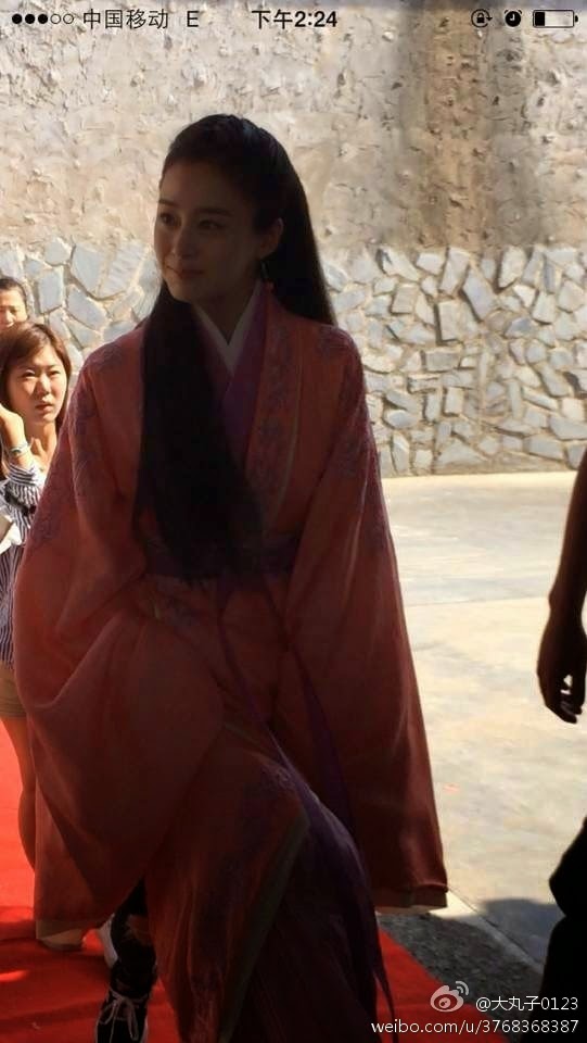 진정한 리즈갱신..김태희 어제자 직찍미인도