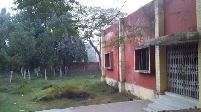 संकटमय स्तिथि में हैं MJK कॉलेज, ऐसे में कैसे होगी पढ़ाई..कृपया पूरा पढ़े 4 संकटमय स्तिथि में हैं MJK कॉलेज, ऐसे में कैसे होगी पढ़ाई..कृपया पूरा पढ़े 4