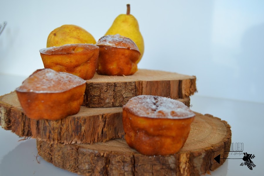 Magdalenas de pera y chocolate blanco