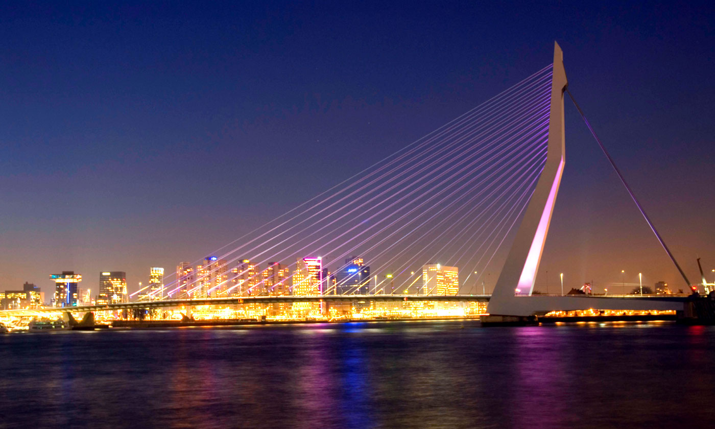 http://3.bp.blogspot.com/-XvdUxN02vQw/TaqTuCfKZhI/AAAAAAAAAXI/0d_fYDh9aAQ/s1600/erasmusbrug-rotterdam.jpg