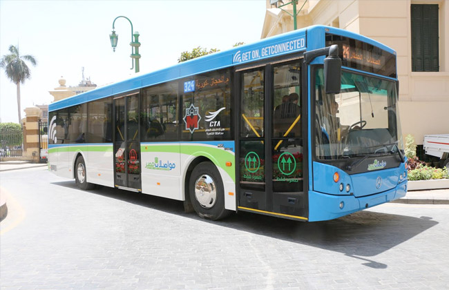 القاهرة تطلق حافلات نقل جديدة مكيفة و مزودة بخدمات الإنترنت و التذاكر الألكترونية