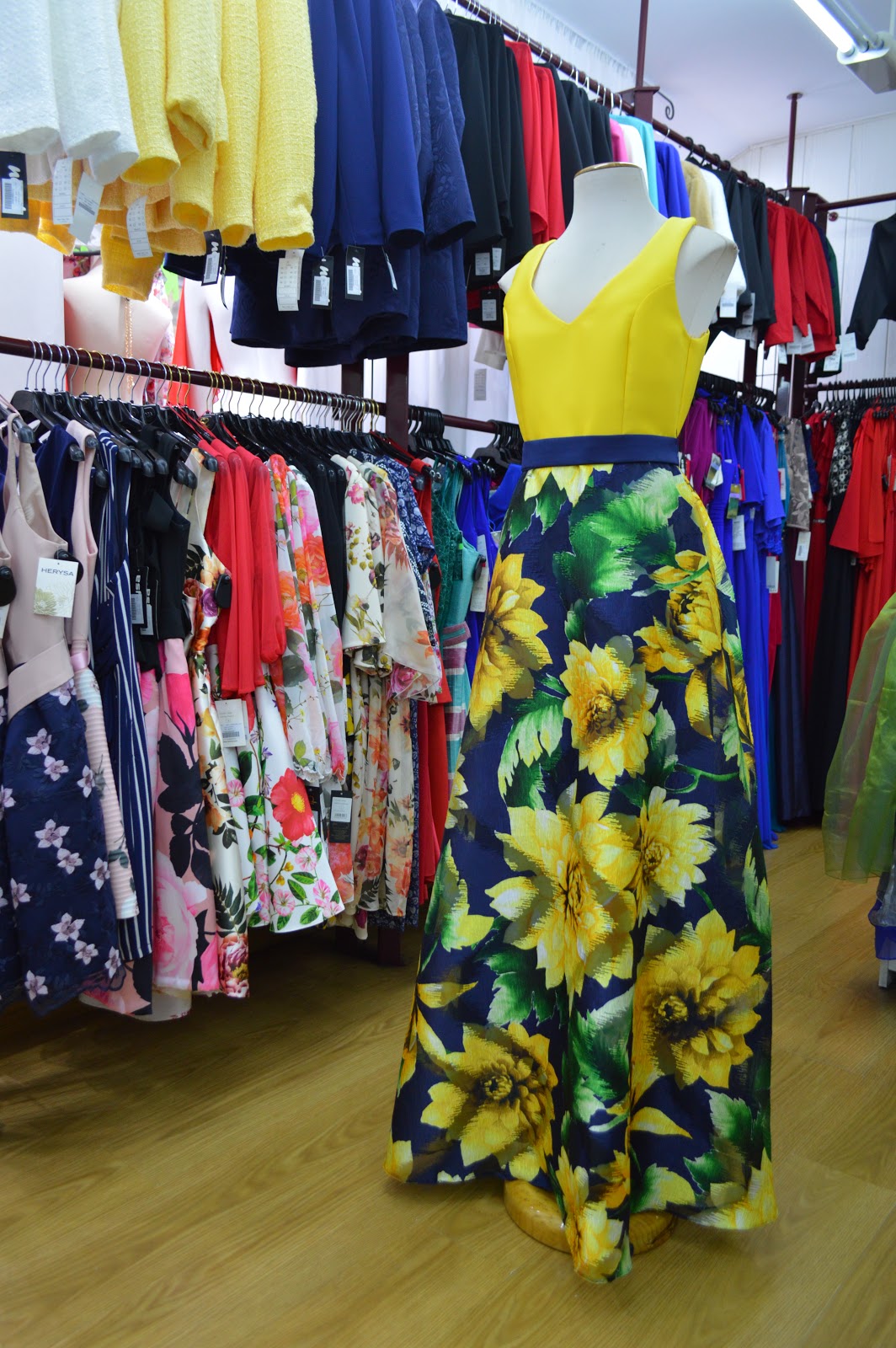 Moda en Alcobendas - Tienda de ropa de mujer, moda femenina, vestidos de complementos,...