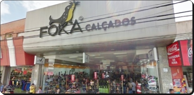 Mc Kekel rouba a cena em São Roque em loja com look de R$ 8 mil