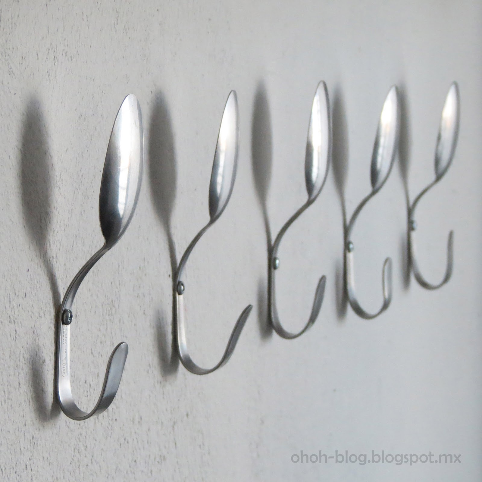 Spoons coat hanger / Ganchos con cucharas