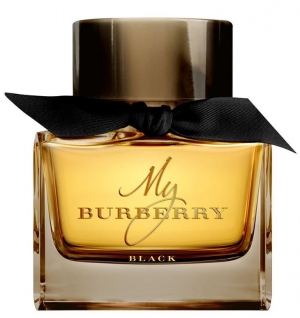 Lily James é a estrela do perfume My Burberry Black
