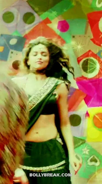 Deepika Padukone long slim navel - (5) - Deepika Padukone Navel Pics - Cocktail Second Hand Jawani song black Saree 