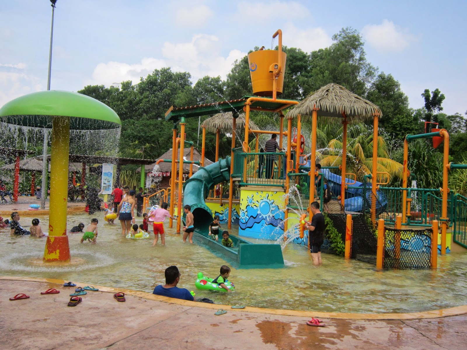 Sungai Petani Water Park : When the air conditioning just isn't cutting