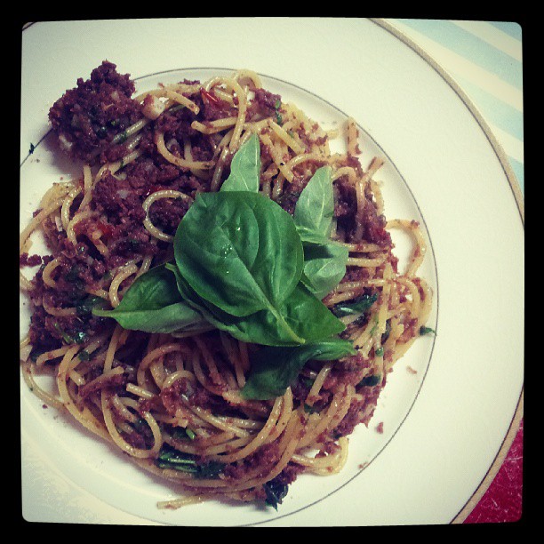 Corned Beef Spaghetti with Bird&amp;#39;s Eye Chillies and Basil Leaves