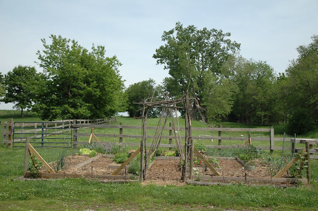 Remodelaholic | Beautiful Garden Design