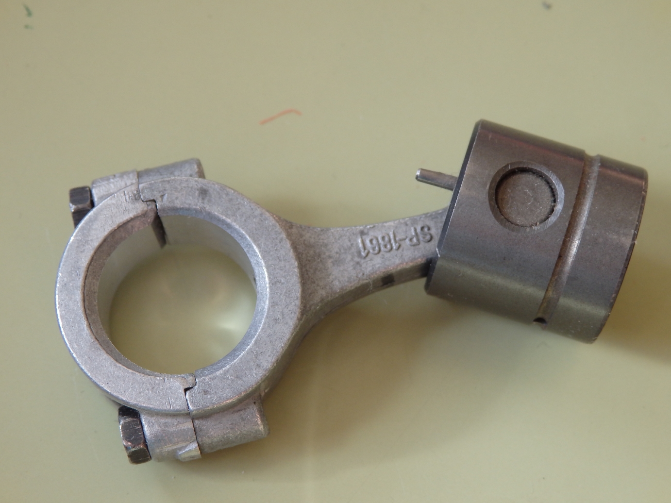 Alma de herrero Pistón de un compresor de nevera