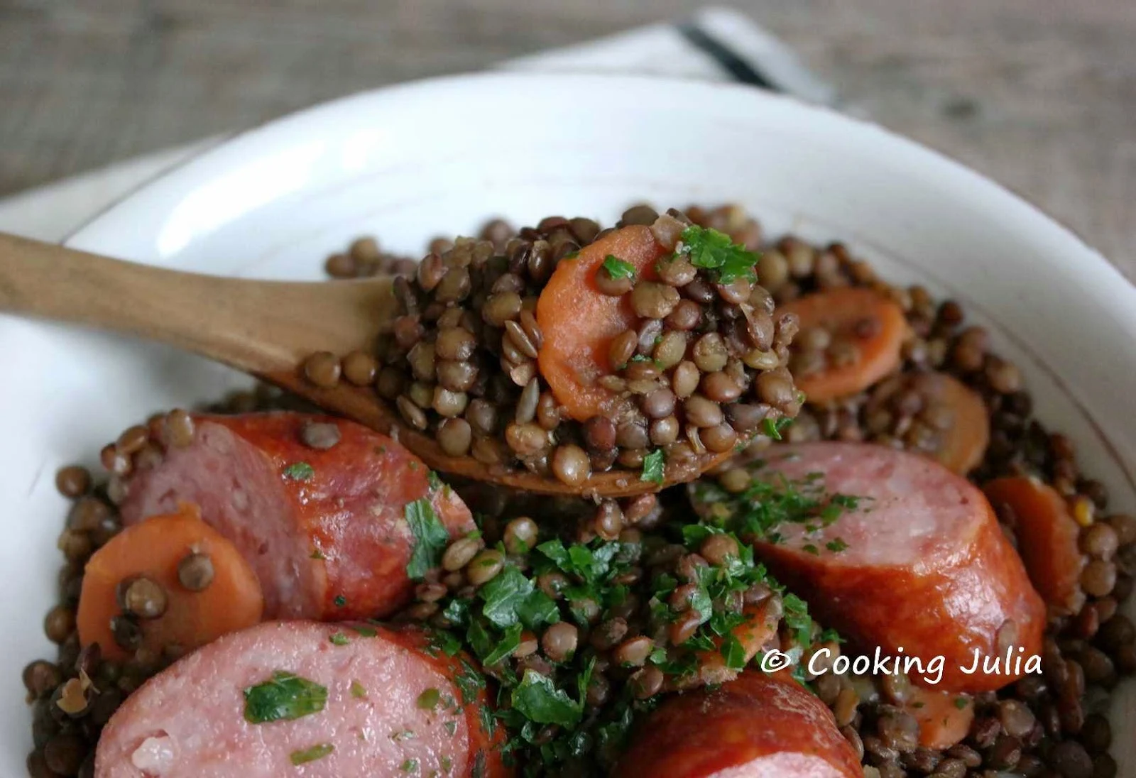 COOKING JULIA : SAUCISSES DE MONTBÉLIARD AUX LENTILLES VERTES