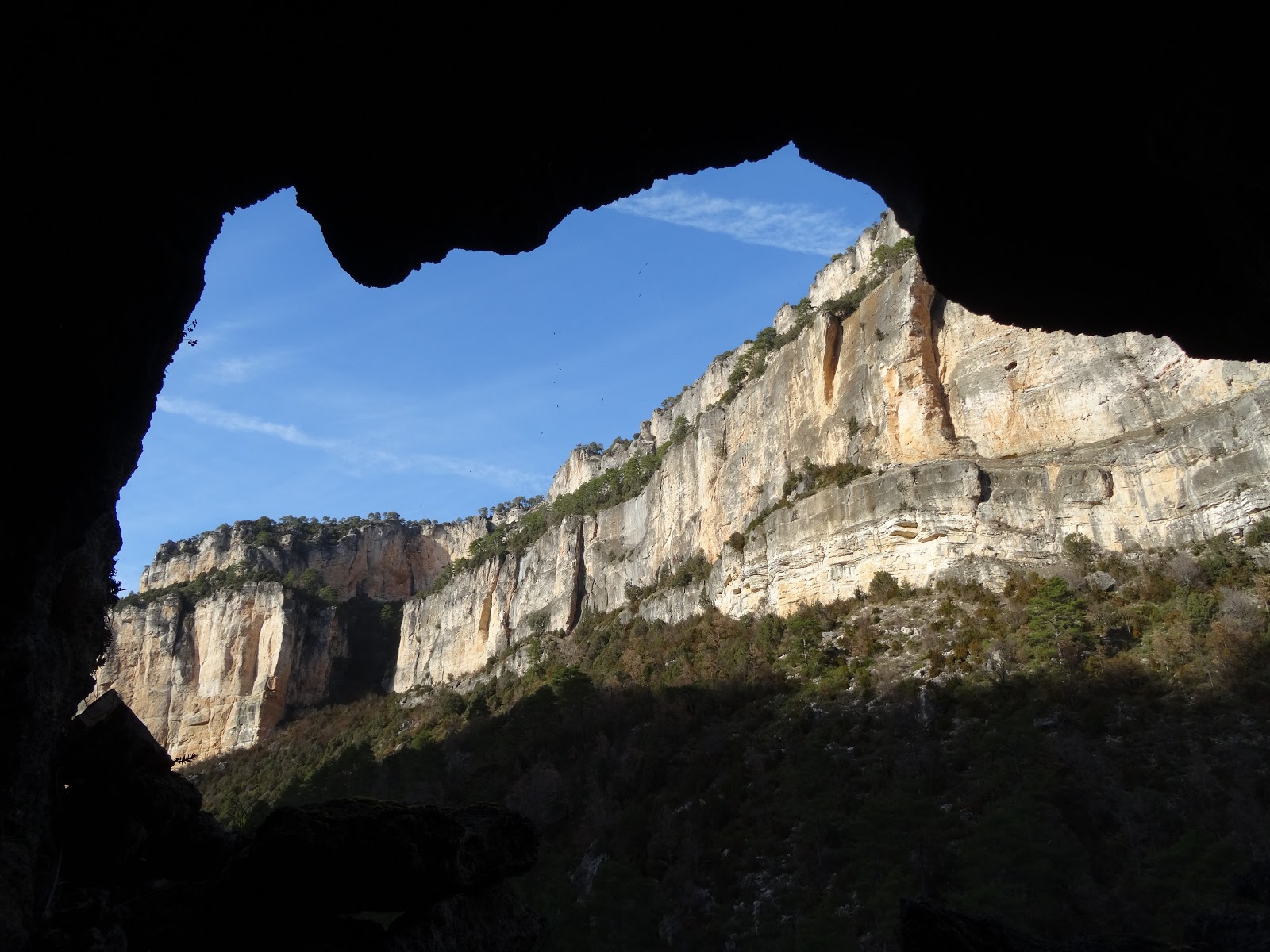 LA HOZ DE TRAGAVIVOS POR SU VERTIENTE IZQUIERDA