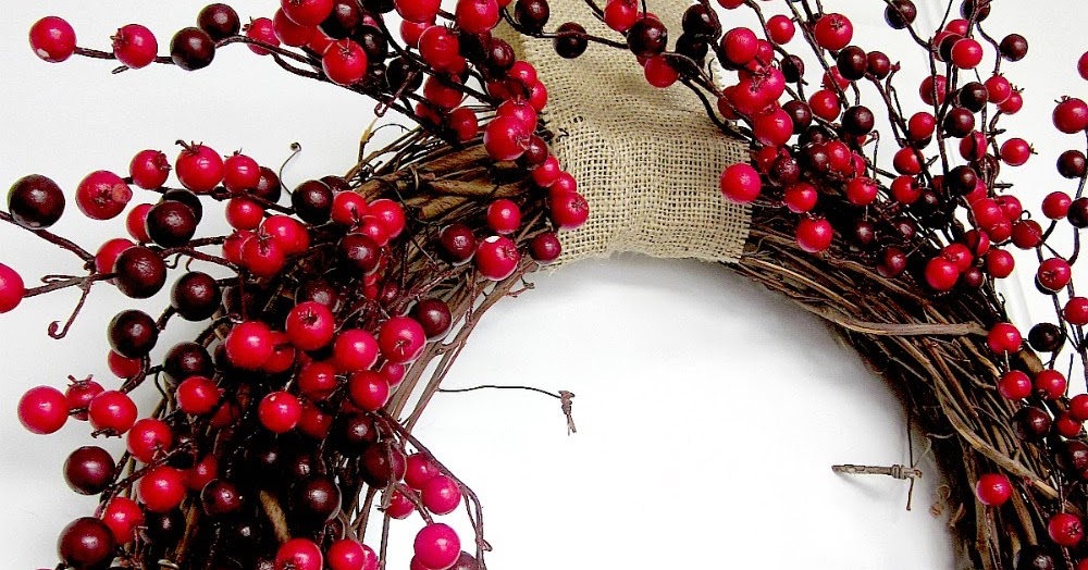 Today's Fabulous Finds: Simple Berry Wreath