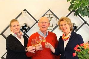 Helga und Peter J. König im Gespräch mit  Familie Zilliken