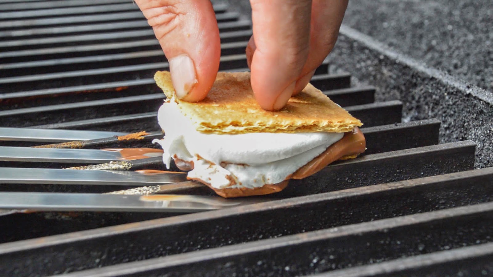 Grillling S'mores
