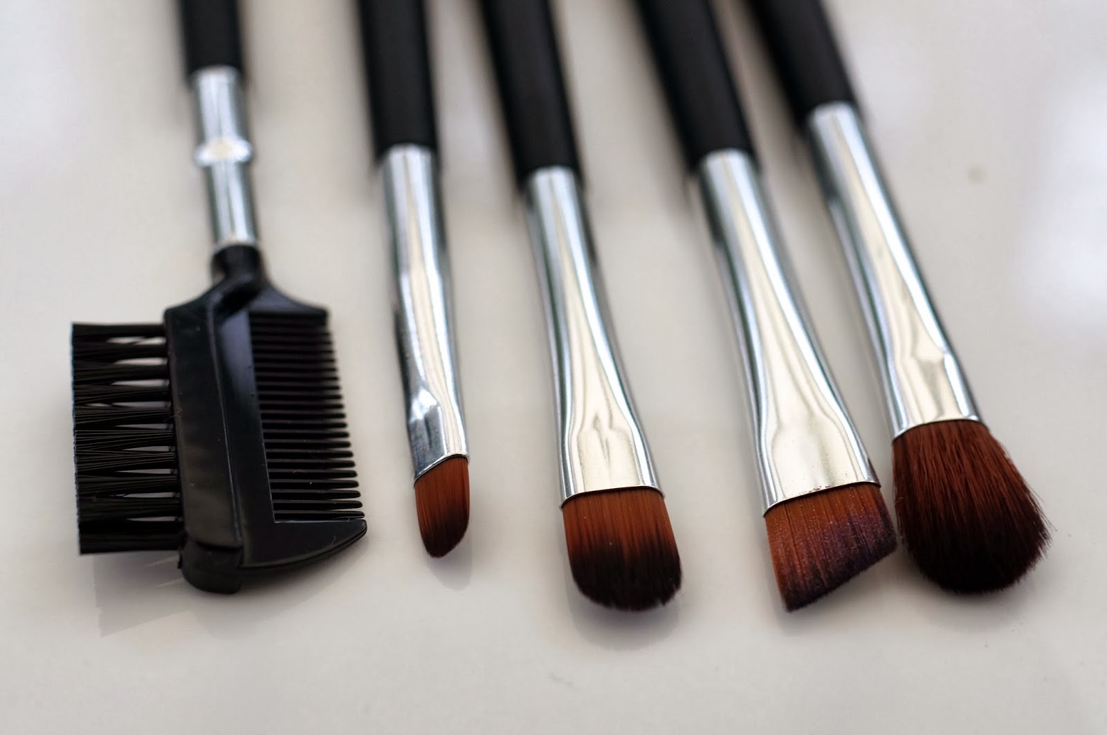 Emtalks The Body Shop Make Up Brush Collection Review