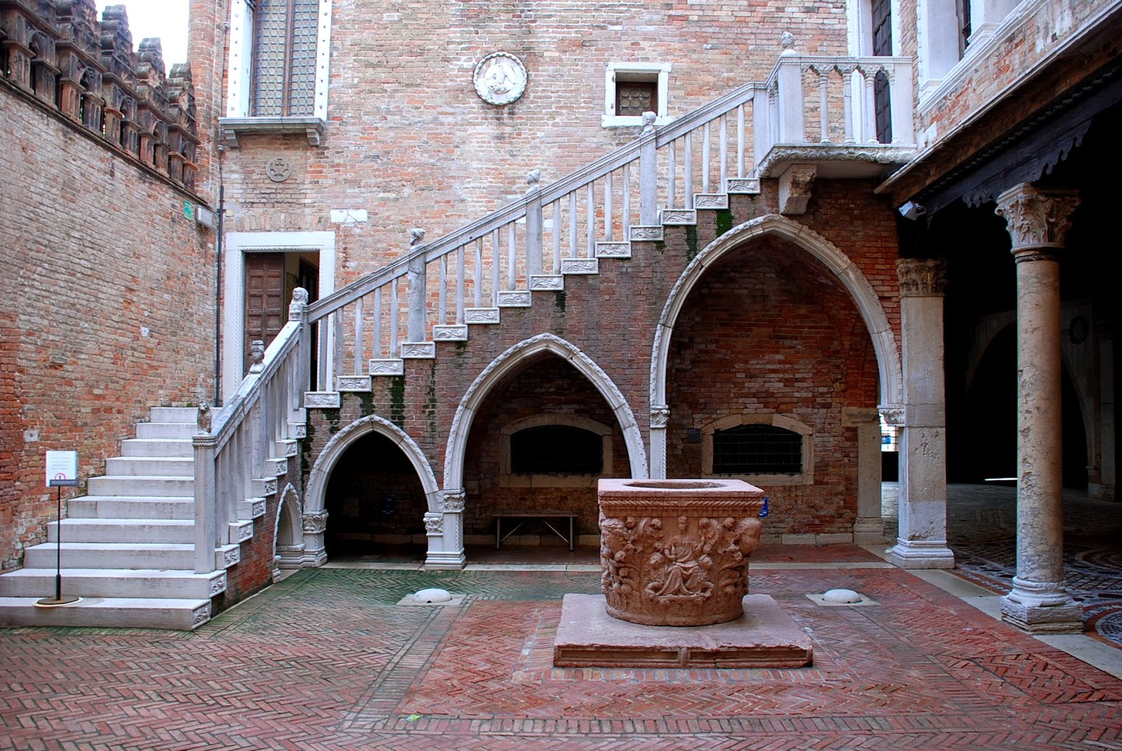 T wayne goin in. Von ca.