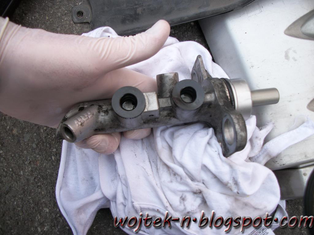 wojtekn Replacing master cylinder aka brake pump, falling brake pedal