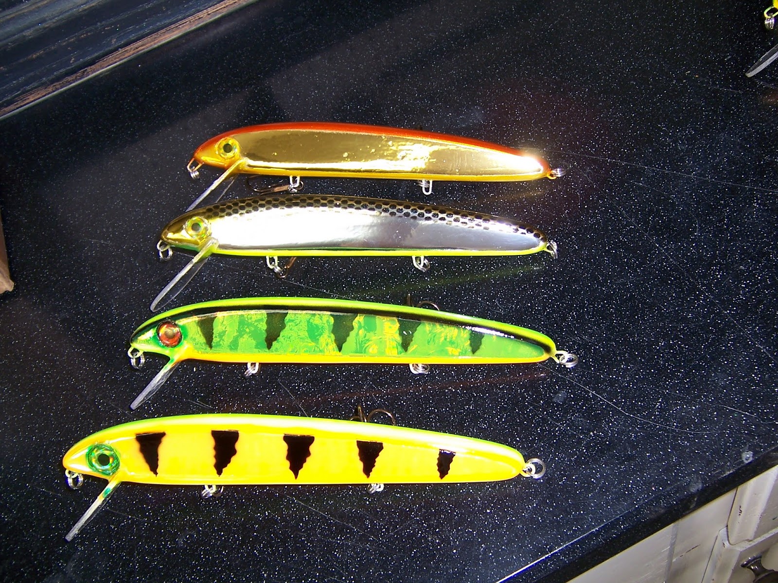 Ricks Musky Bait Building Third batch 2012 Muskie Baits