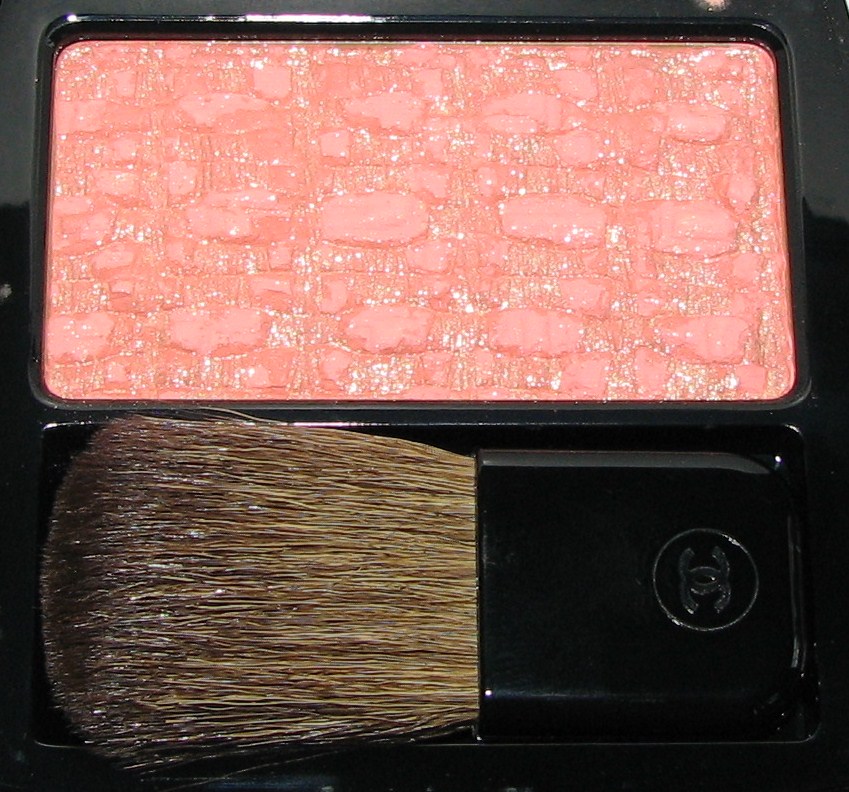 Chanel TWEED BRUN ROSE Les de Chanel Blush Tweed Effect Swatches and Review - Holiday 2011 Blushing Noir