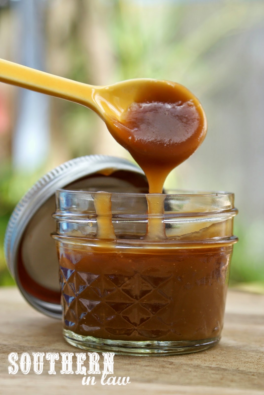 Three Ingredient Healthy Caramel Sauce - Low fat, gluten free, clean eating friendly, refined sugar free, vegan, dairy free and guilt free!