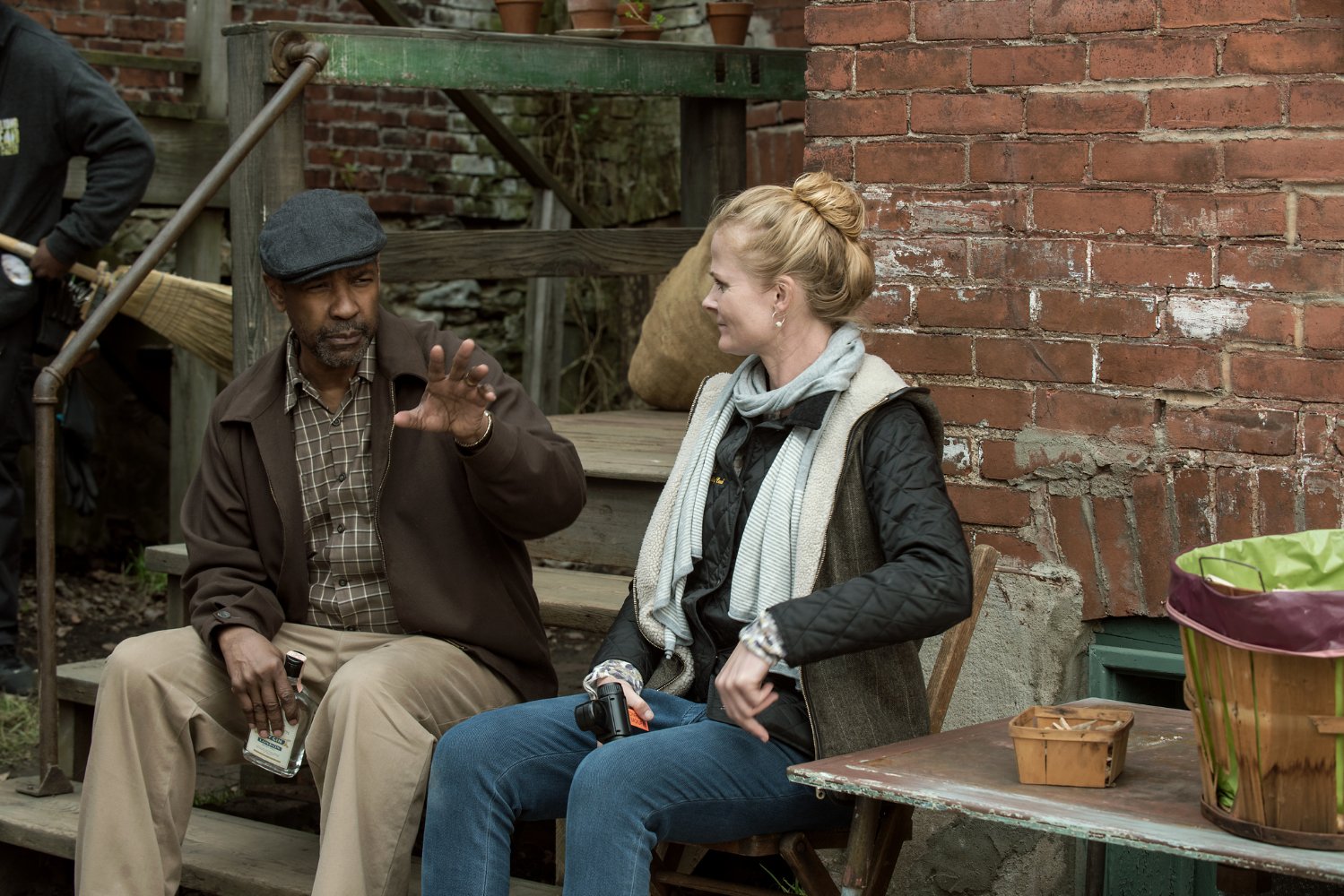 New Clips and Images from FENCES Starring Denzel Washington and Viola