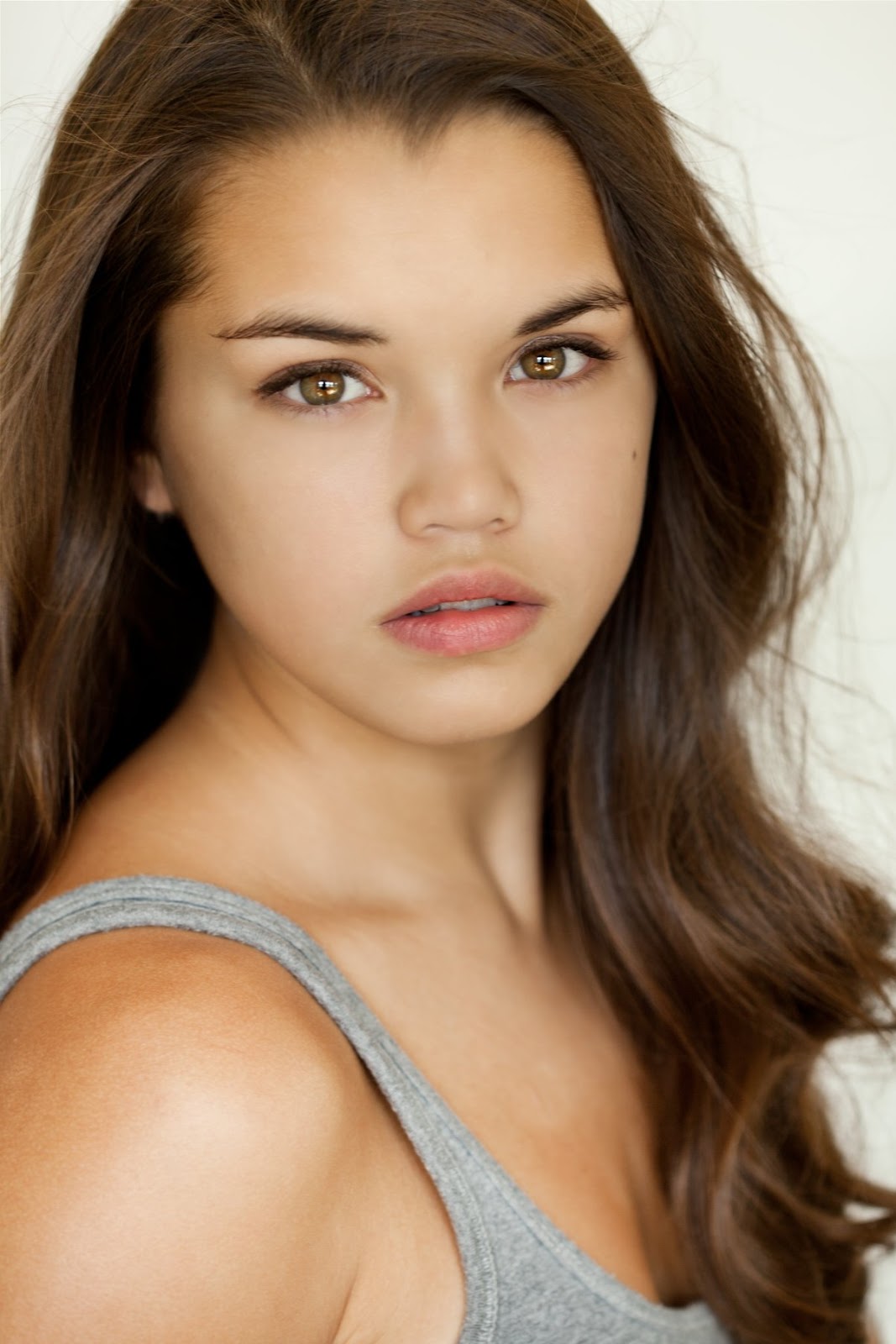 Biografía de Paris Berelc - TVCinews