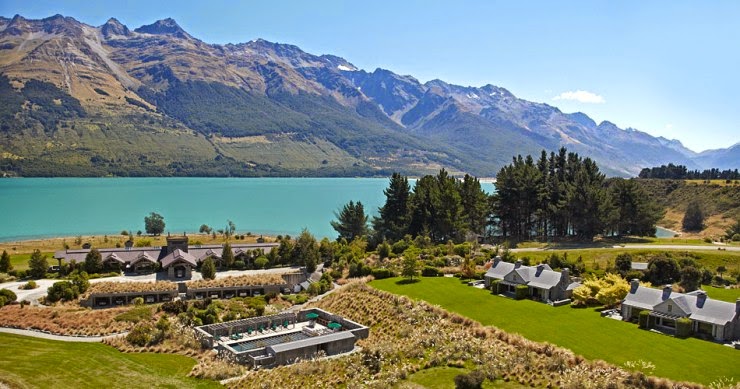 A Lovely Retreat in the Unspoiled Nature in Blanket Bay, New Zealand