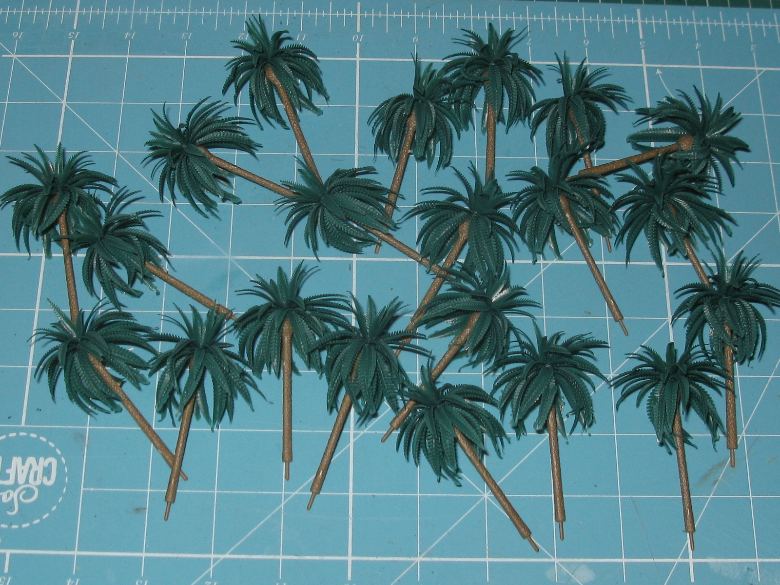 Plastic Palm Trees 2TNews
