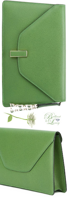 ♦Valextra green envelope clutch bag #pantone #bags #green #brilliantluxury