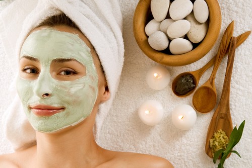 8 Cara Memutihkan Kulit Wajah Secara Alami dengan Cepat 8 Cara Memutihkan Kulit Wajah Secara Alami dengan Cepat