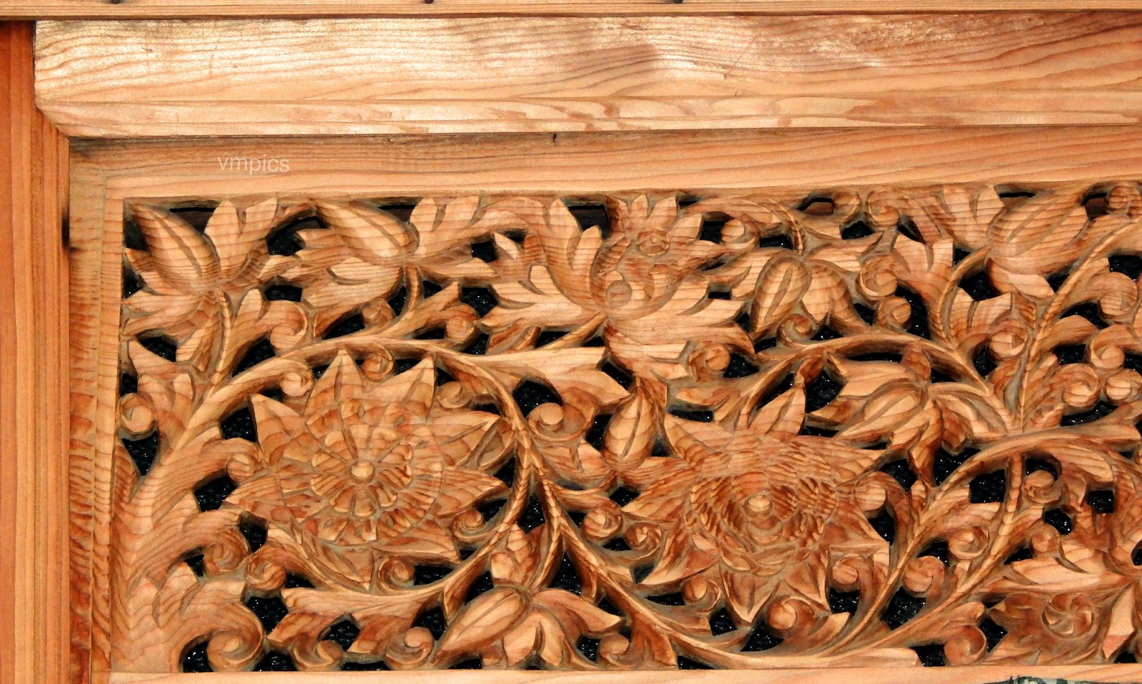Kashmir Tales – Walnut Wood Carving