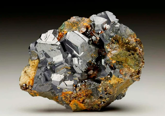 Common Mineral Capable of Making and Breaking Bonds