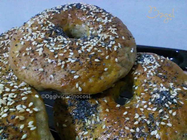 Bagel con Melanzane , Zucchine e Provolone©Oggivicucinocosì