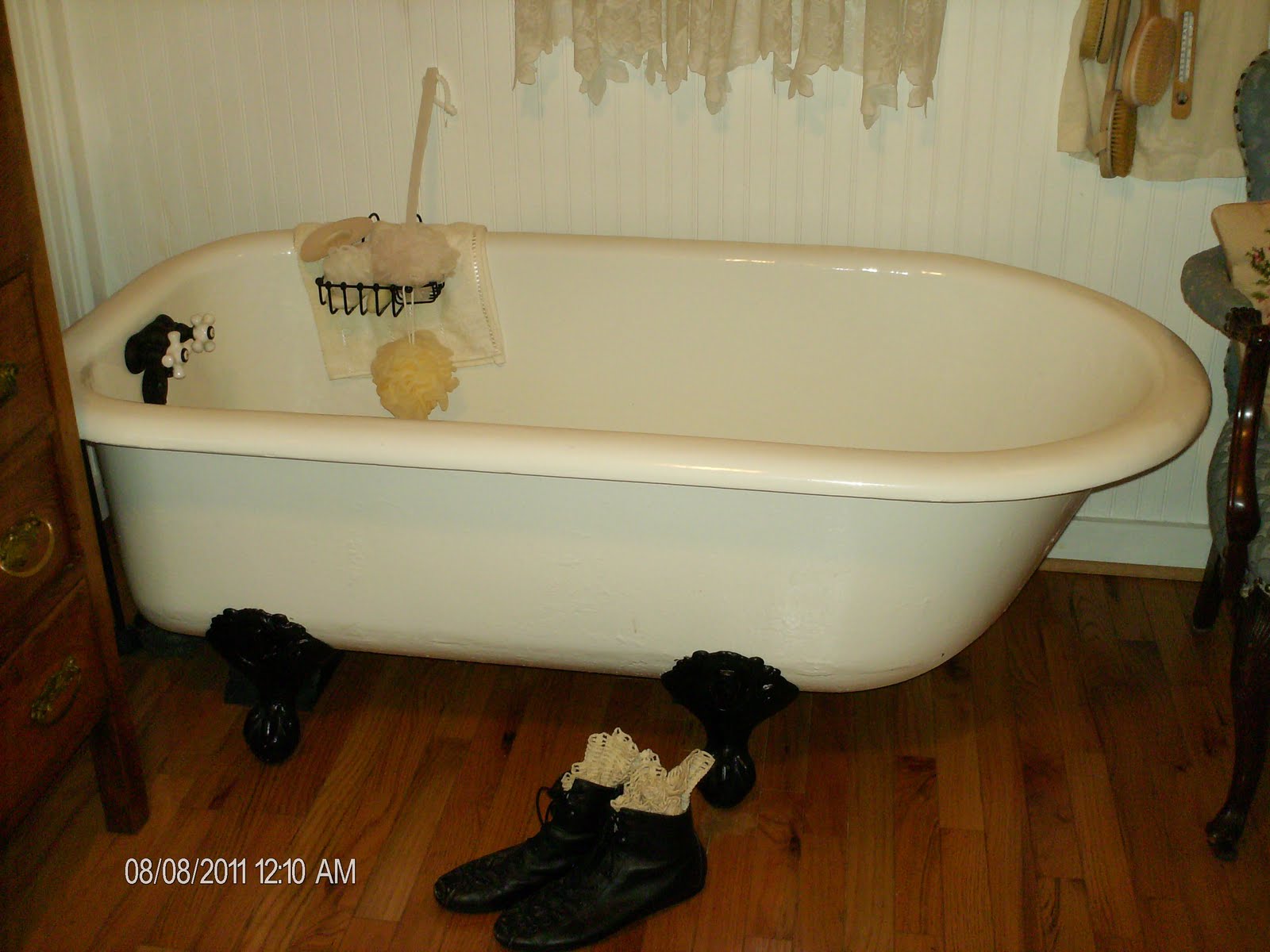 My Victorian Lifestyle Our Victorian Bathtub with claw feet