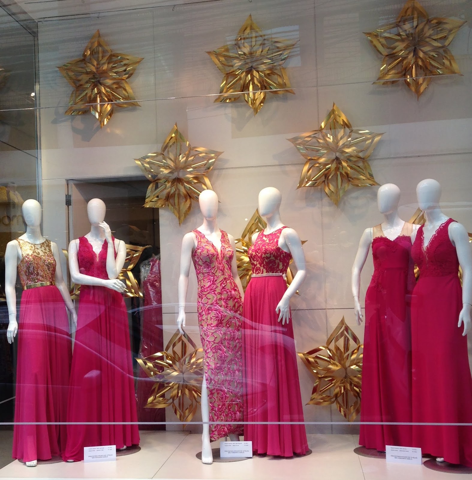 COMO DECORAR VITRINES PARA O NATAL Del Carmen