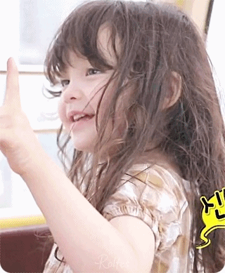 슈퍼맨이 돌아왔다 - 울산 박주호 선수 딸 나은이 선발 데뷔전 움짤.gif | 인스티즈