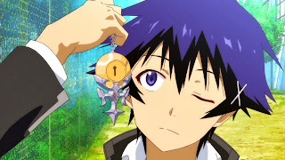 Screen z anime Nisekoi przedstawiający Raku ora jego medalion otwierany kluczykiem