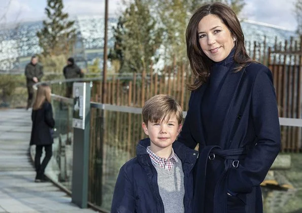 Princess Josephine and Prince Vincent. pandas Xing Er and Mao Sun. Crown Princess Mary wore Fonnesbech Avignon trench coat