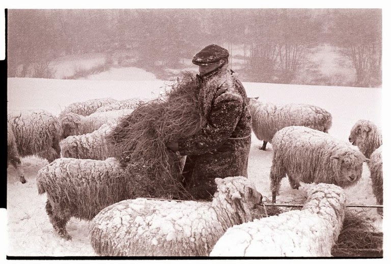 Modern Printmakers: James Ravilious: hunters in the snow