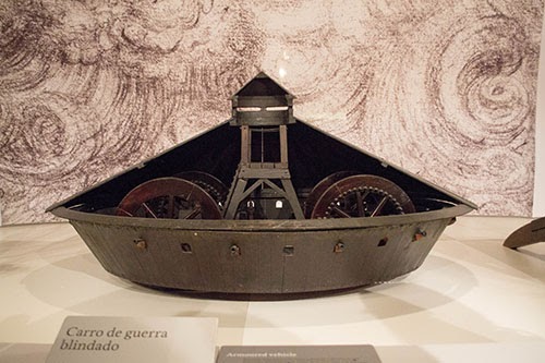 Carro de guerra blindado projetado por Leonardo da Vinci