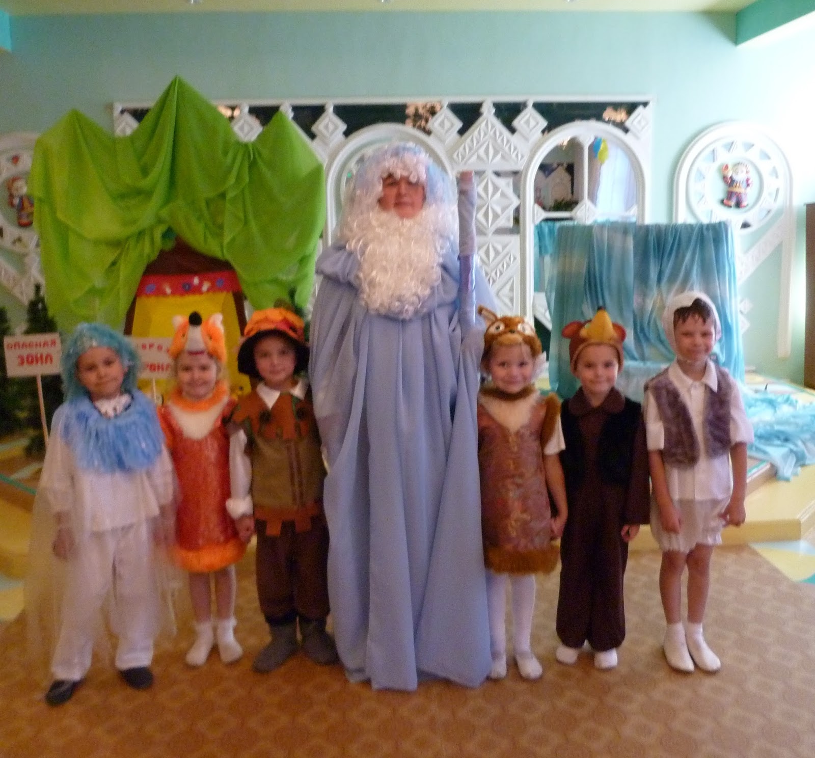 театральное представление для детей в детском саду. театрализованное представление в детском саду. сценарии театрализованных представлений в детском саду. театр сценка. теремок декорации.