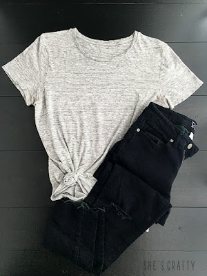 How to use Pinterest to help style clothes for moms - black jeans and gray T knotted