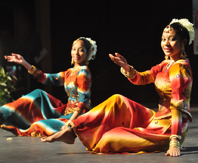 Trinbago Festivities: East Indian Music, Dance & Fashion