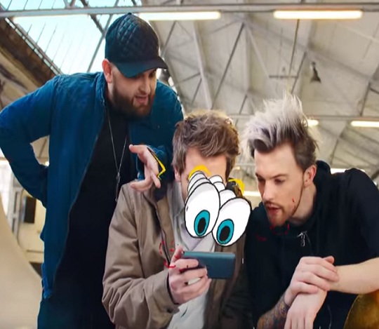 Wie Heißt Das Lied Aus Der Aktuellen Vodafone Werbung Lied aus der Werbung: Vodafone CallYa Werbung 2016 mit ApeCrime und