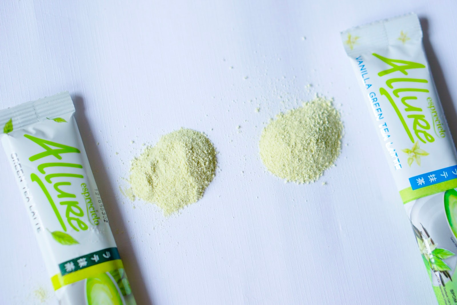 Esprecielo Allure Green Tea Latte (Review) Powder & Bottle Laura