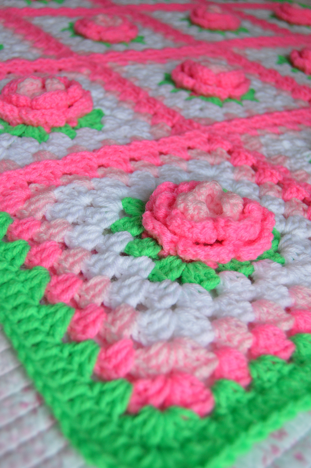 tillie tulip a handmade mishmosh Radiant Roses Blanket Complete!
